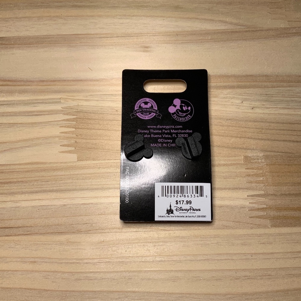 Disney Halloween Passholder Pin 2020 - Picture 2 of 2